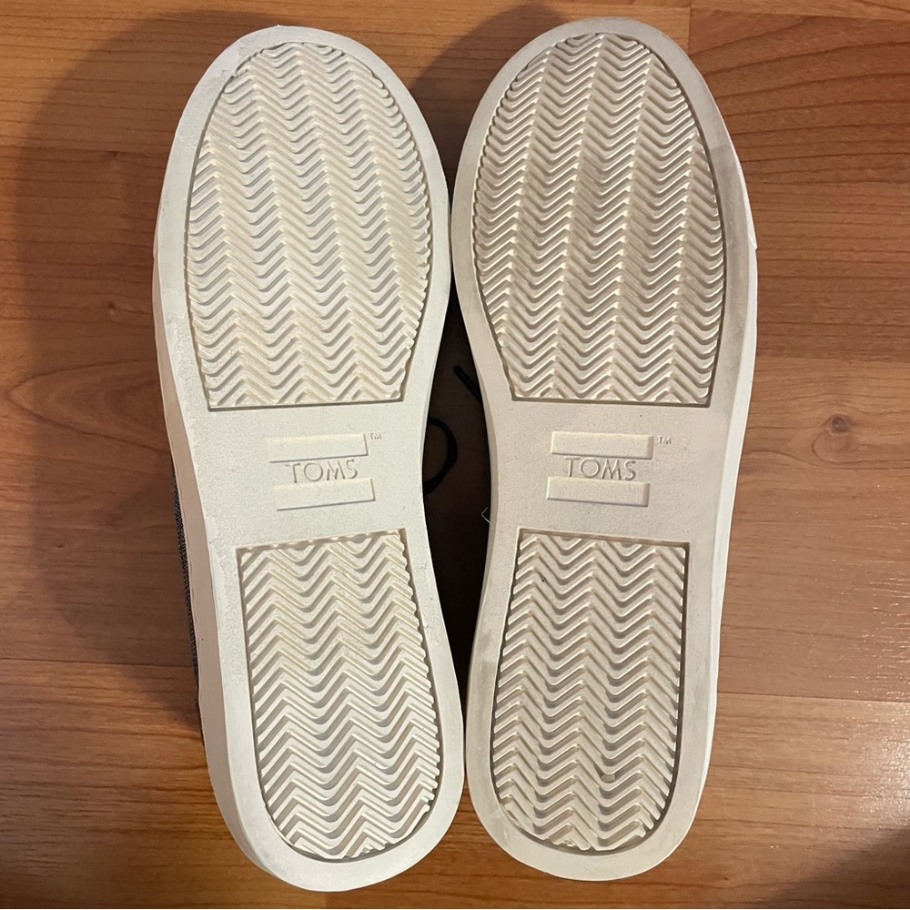 Toms Canvas Sneakers View 4